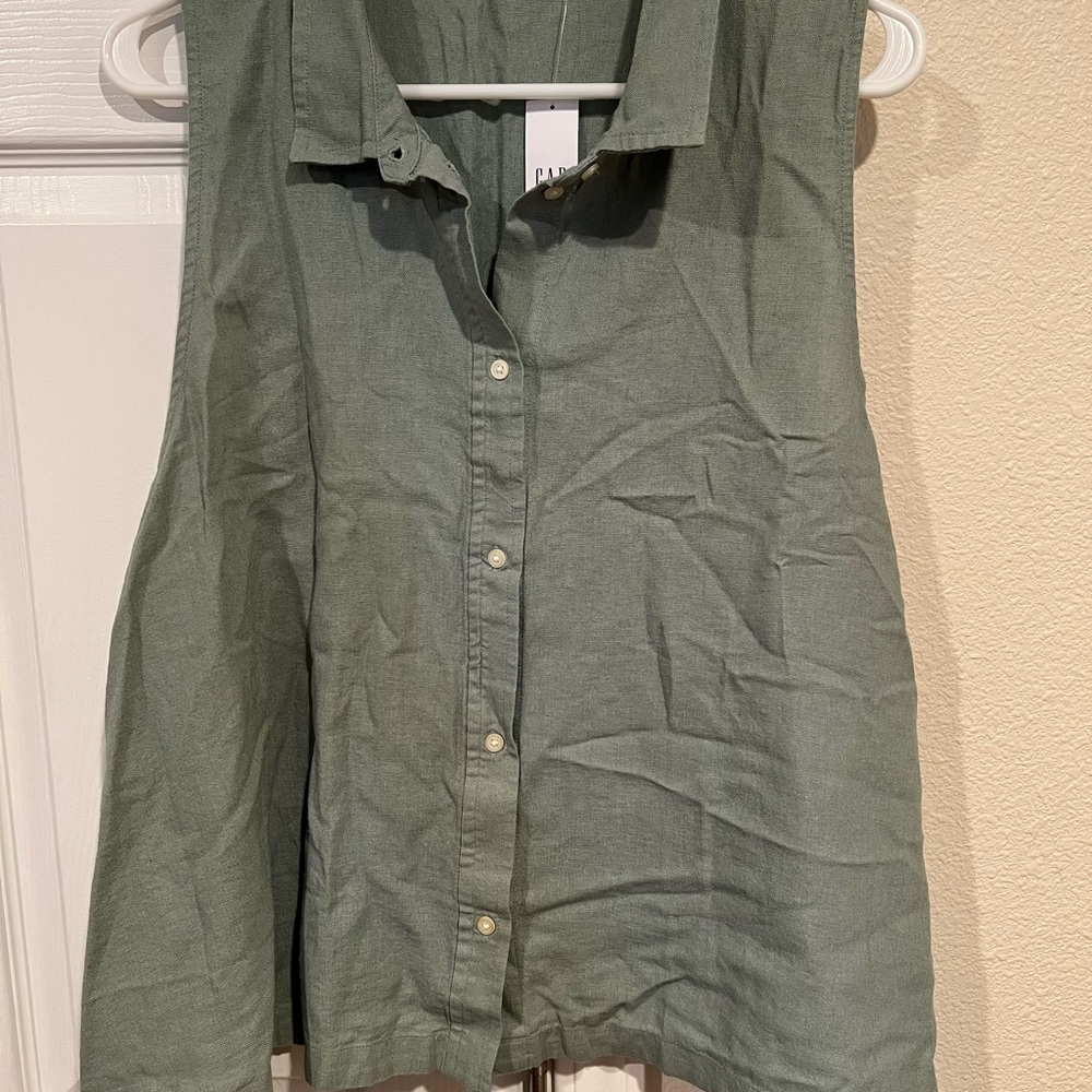 Women's Sage Green Sleeveless Button Down Top